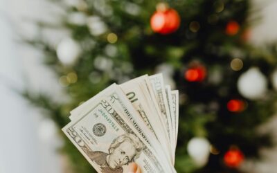 Holiday Spending Tips for Seniors on a Fixed Income